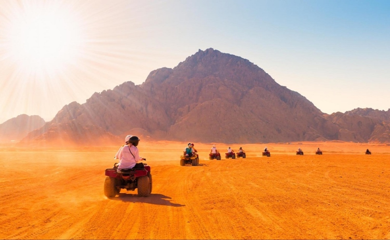 Катание по песчаным дюнам Синайской пустыни